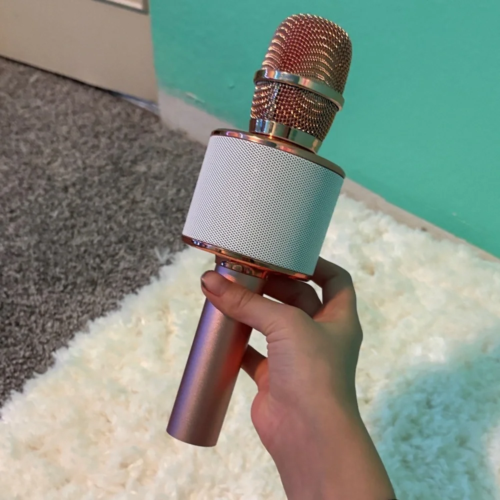 Rose Gold Wireless Karaoke Microphone